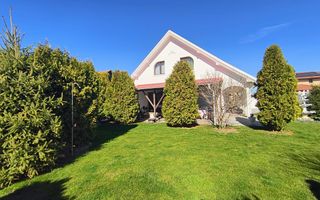 Casa perfectă pentru familie – curte, foișor cu grătar și garaj triplu - Poză 7