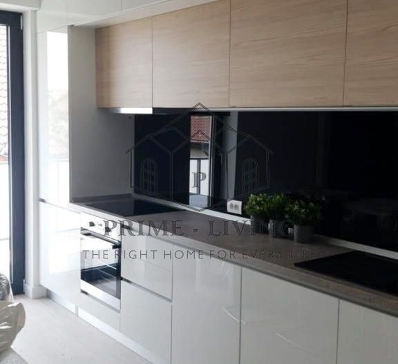 Apartament situat la etajul doi al unui bloc cu 3 etaje - Poză 10