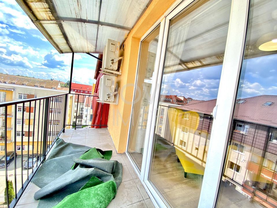 Apartament 3 camere, 2 bai, decomandat in Strand pentru inchiriat - Poză 16