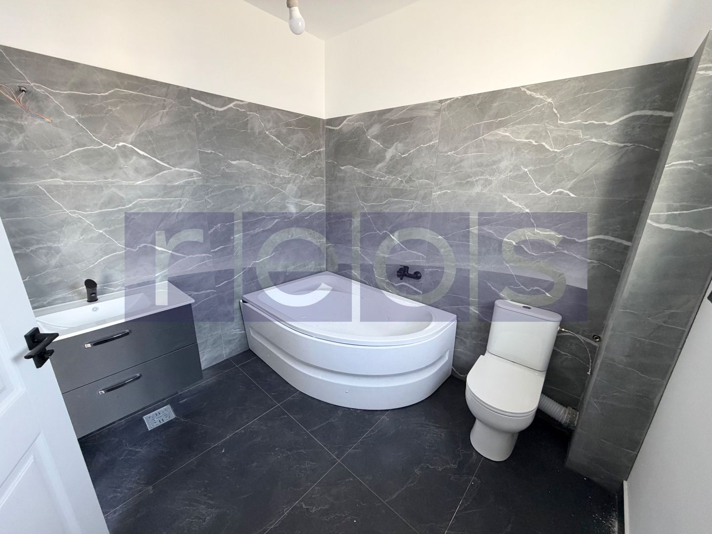 VILA INDIVIDUALA P+1+M | 284 MP UTILI | 5 DORMITOARE | ZONA BUCURESTII NOI - Poză 24