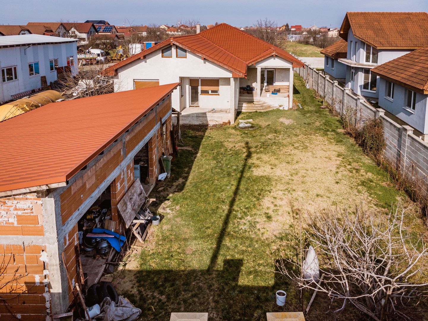 Casă la sol cu teren de 3.451mp în Gai - Poză 13