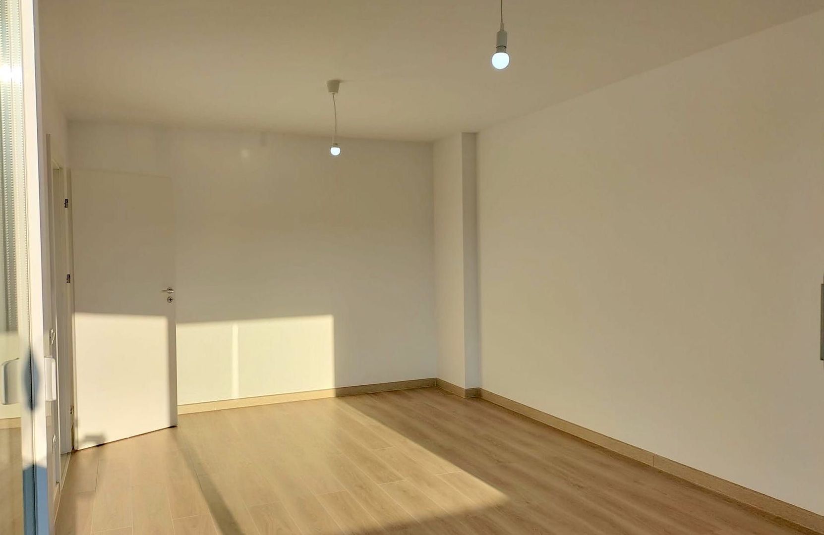 Apartament 2 camere nemobilat  Urban Plaza - Poză 3