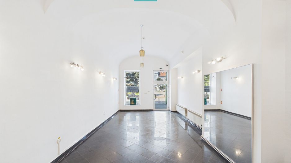 DE ÎNCHIRIAT | SPAȚIU COMERCIAL 60 MP ULTRACENTRAL - Poză 4