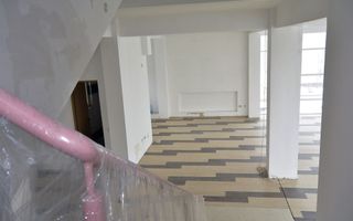 Cladire de birouri cu  spatii vitrate generoase in Zorilor. - Poză 8