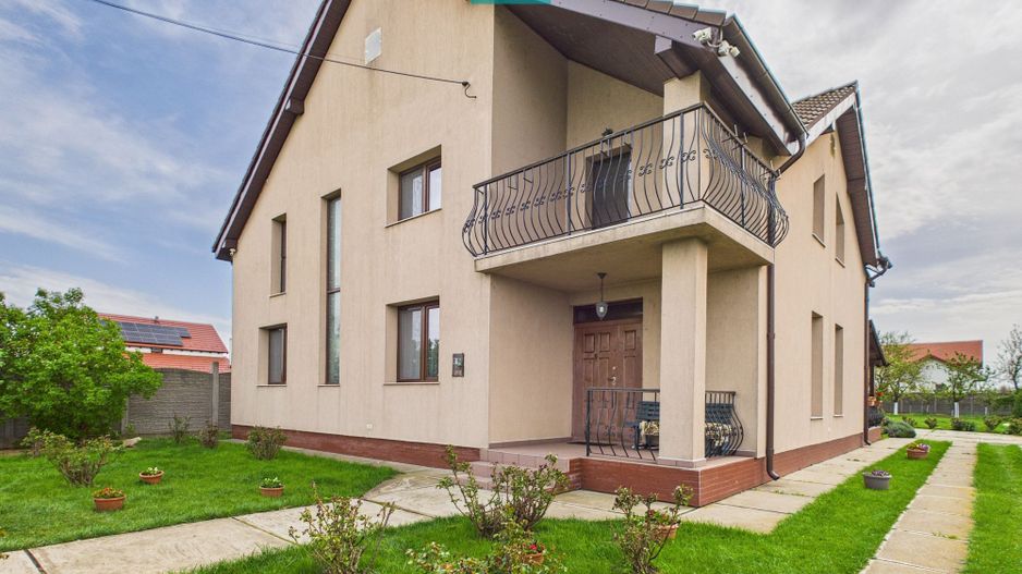 Vilă cu 6 camere și teren generos în Șagu - Poză 1