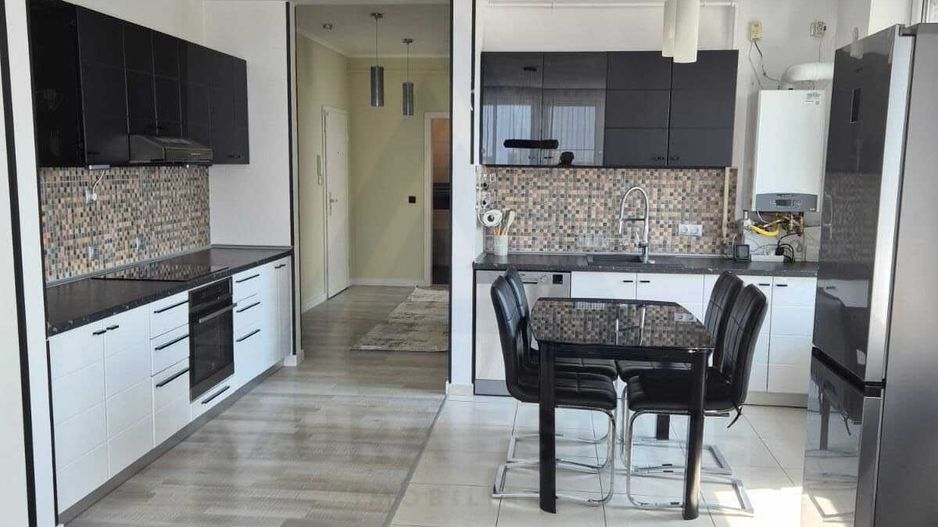 Penthouse 83 mp 3 camere 2 băi terasa 37 mp boxa la subsol Avangarden - Poză 1