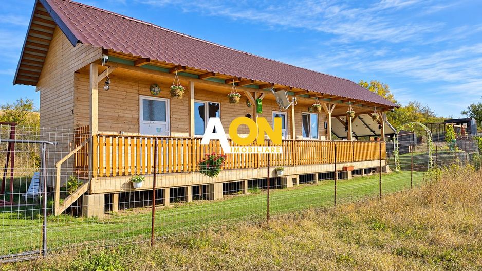 Cabană din lemn, 2 camere, panouri solare, teren 500 mp, Bărăbanț - Poză 1