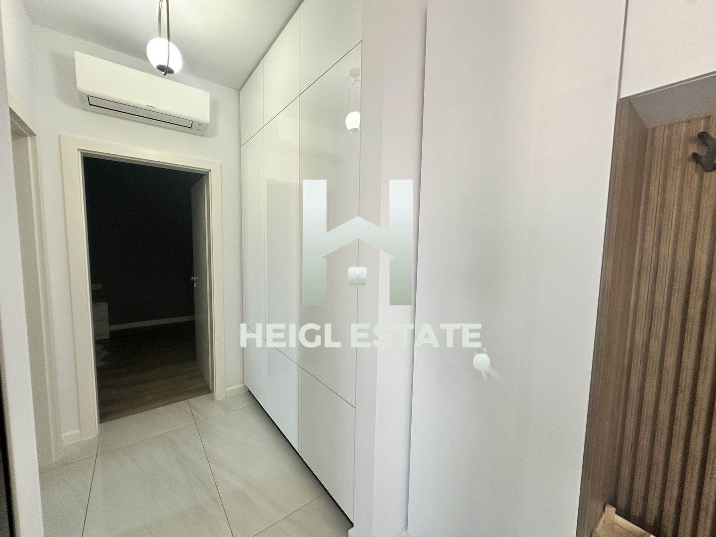 Heigl Estate vă propune spre închiriere un apartament cu 2 camere si piscina - Poză 6