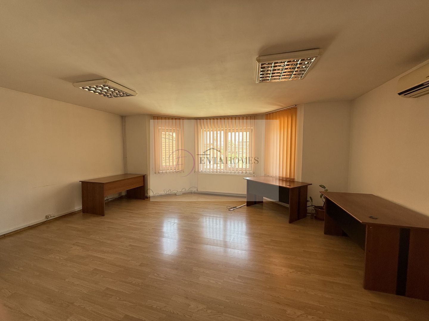 Casa individuala spatioasa, curte si parcare/zona Semicentrala - Poză 2