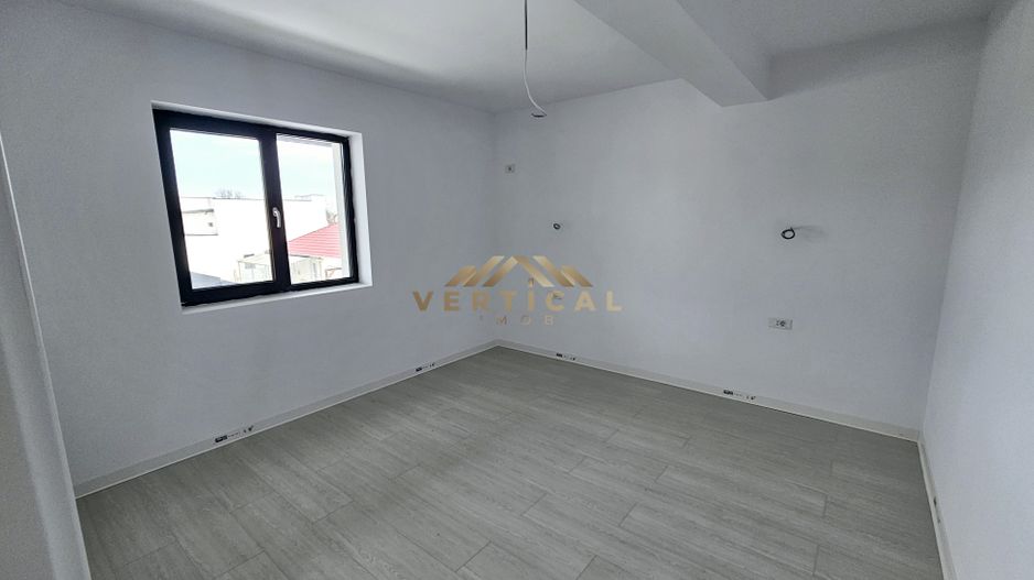 Vila 4 camere in centrul comunei Berceni - Poză 9