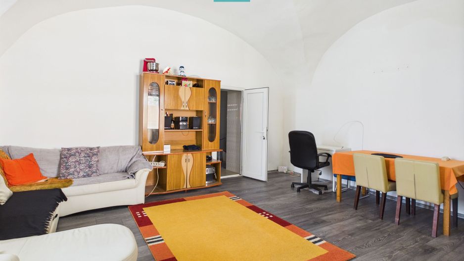 Casă cu 6 camere în zona Central - Poză 3