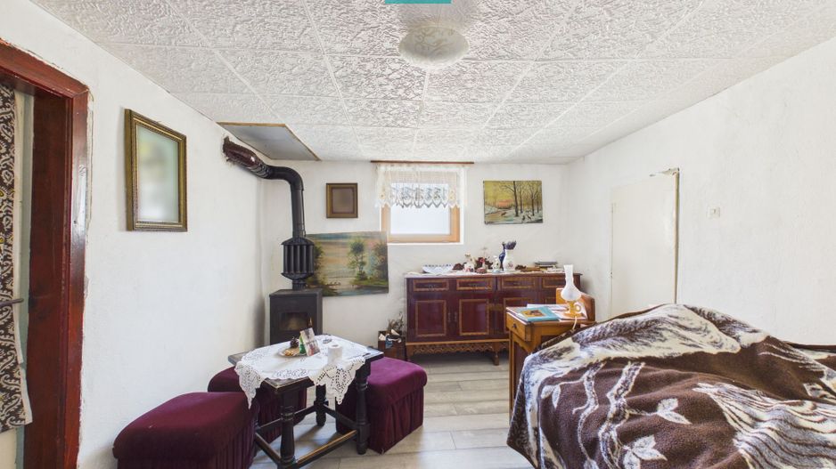 Casă cu 3 dormitoare în Bătania - Poză 12