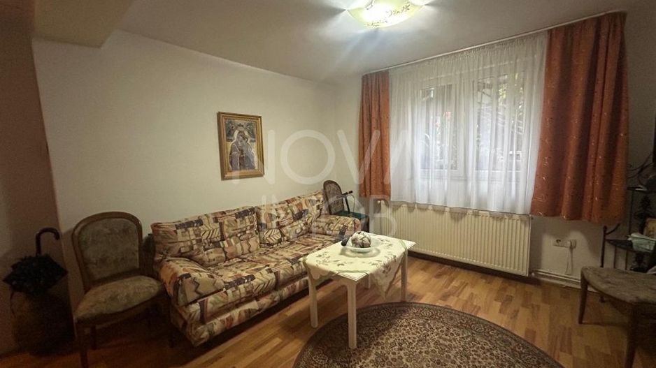 Casa de vanzare 200 mp cu spatiu comercial la parter, strada Lunga - Poză 3