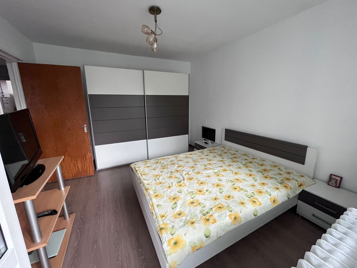 APARTAMENT 3 CAMERE DECOMANDAT SU 63MP ETAJ 3/4 DRUMUL TABEREI - Poză 2