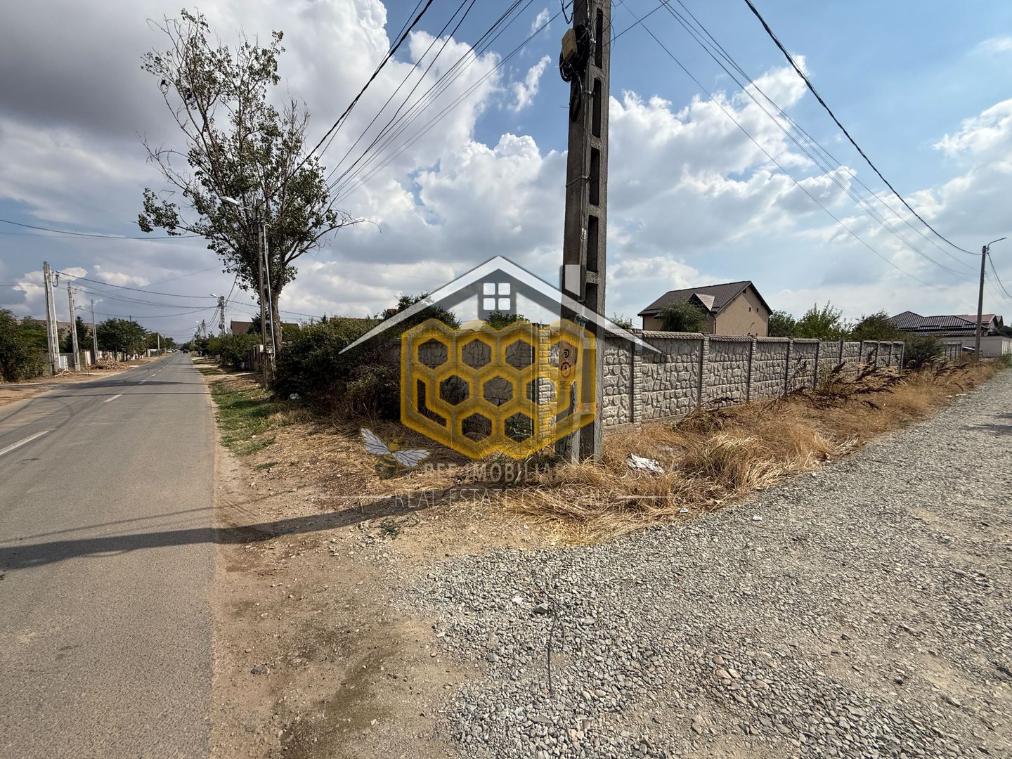 Teren intravilan in Albesti cu deschidere la 2 strazi - Poză 3