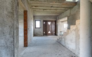 Casă P+1E, 402 mp, teren 3.600 mp, 17 km de Roman - PREȚ LA OFERTĂ! - Poză 3