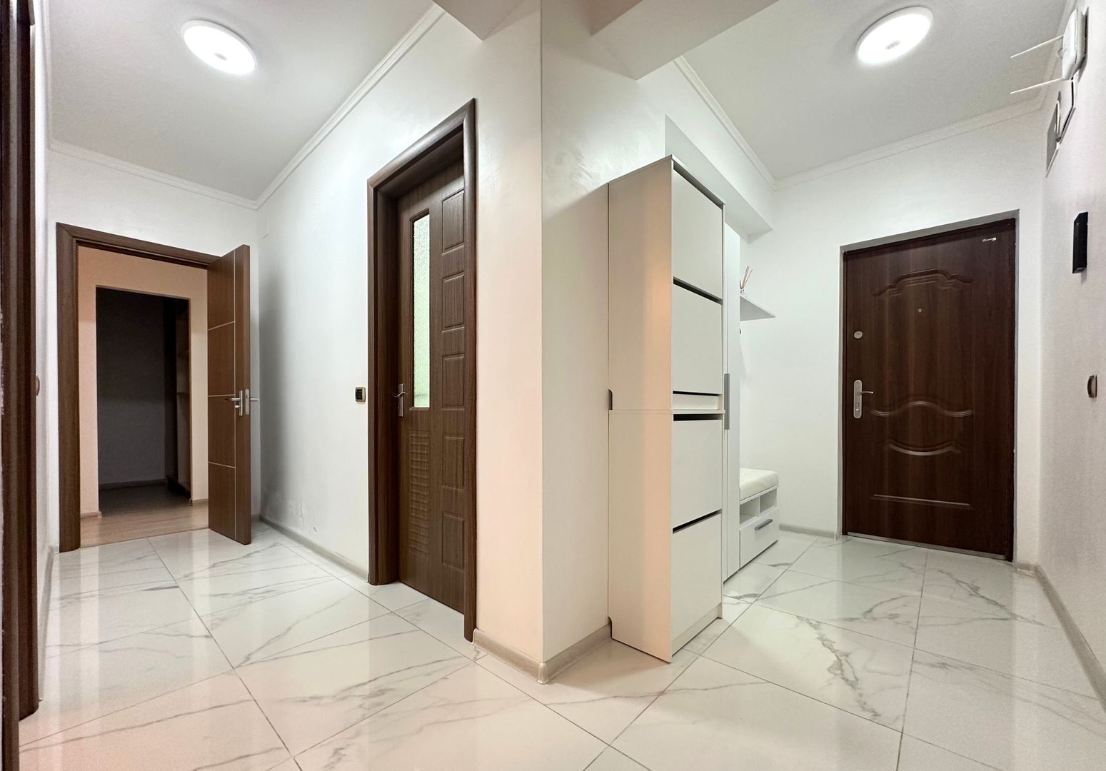 Vând apartament 3 camere 3 minute de Coresi complex ISARAN - Poză 19