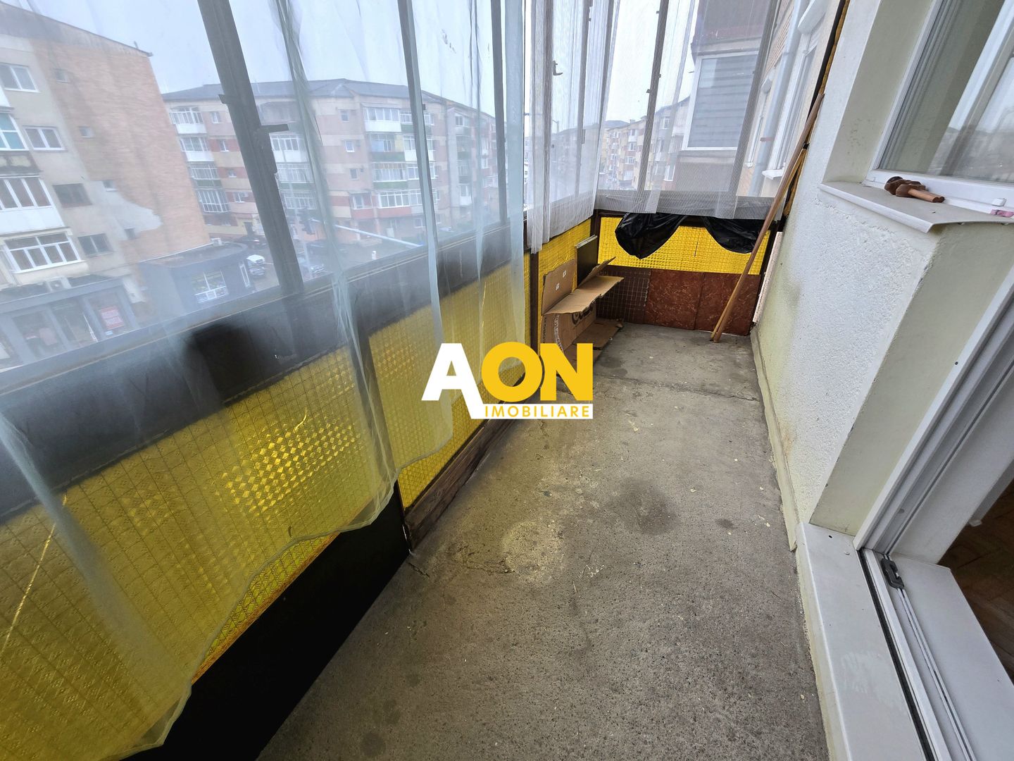 Apartament cu 2 Camere, Etaj 3, Zona Mercur - Cetate - Poză 8