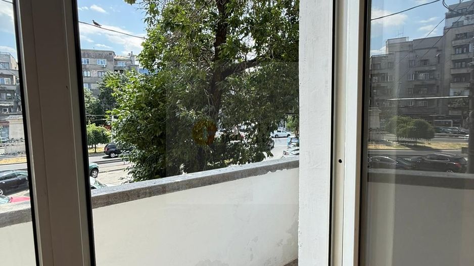 Garsoniera cu balcon | 30 mp  | Piata Mihail Kogalniceanu |  Etaj 1 - Poză 3