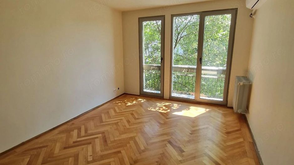 🔑 Vanzare apartament 3 camere – Zona Titan / Piața Miniș - Poză 1