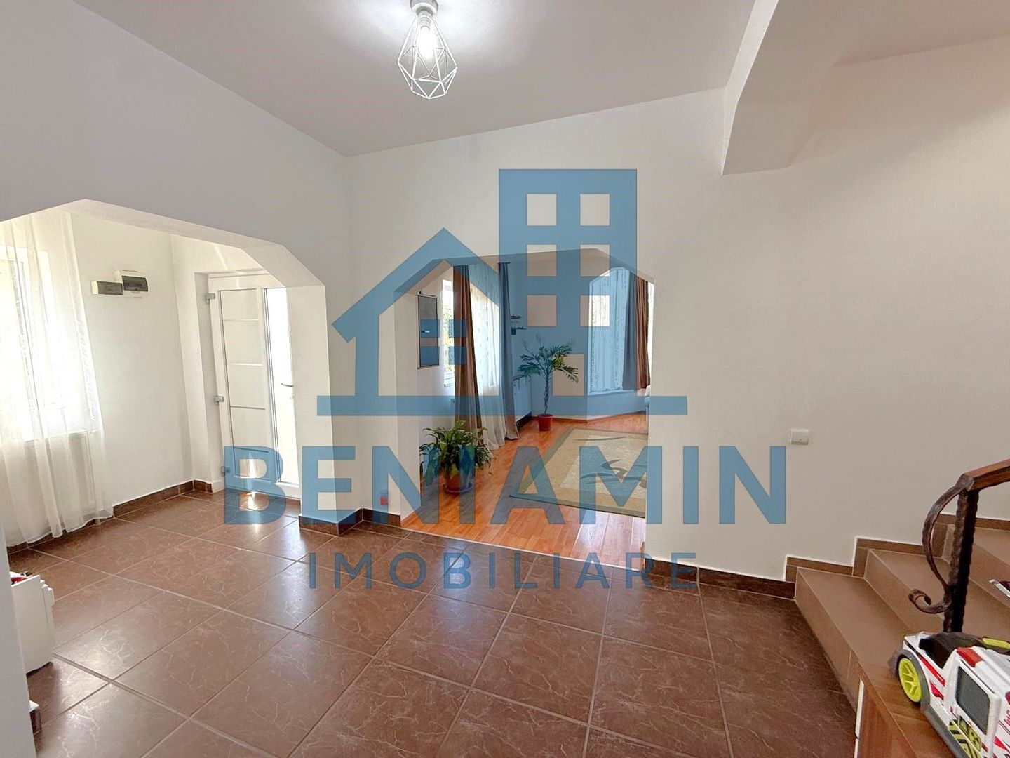 Casa P+1 - 703mp teren - 176mp casa - panouri solare - Consul - Poză 6