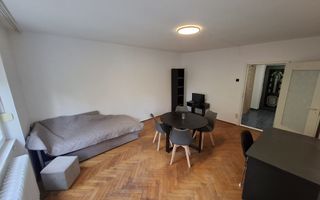 Medicina, etaj 3, CENTRALA, renovat recent - Poză 1