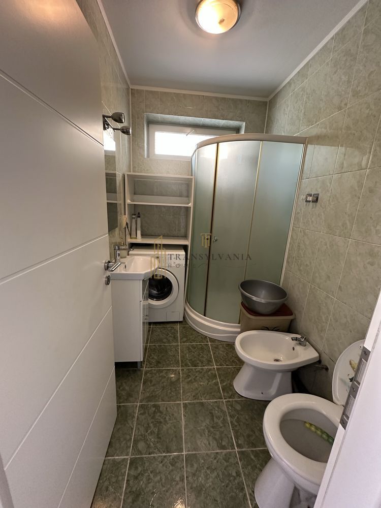 Garsoniera decoamndata, suprafata generorasa - Poză 7