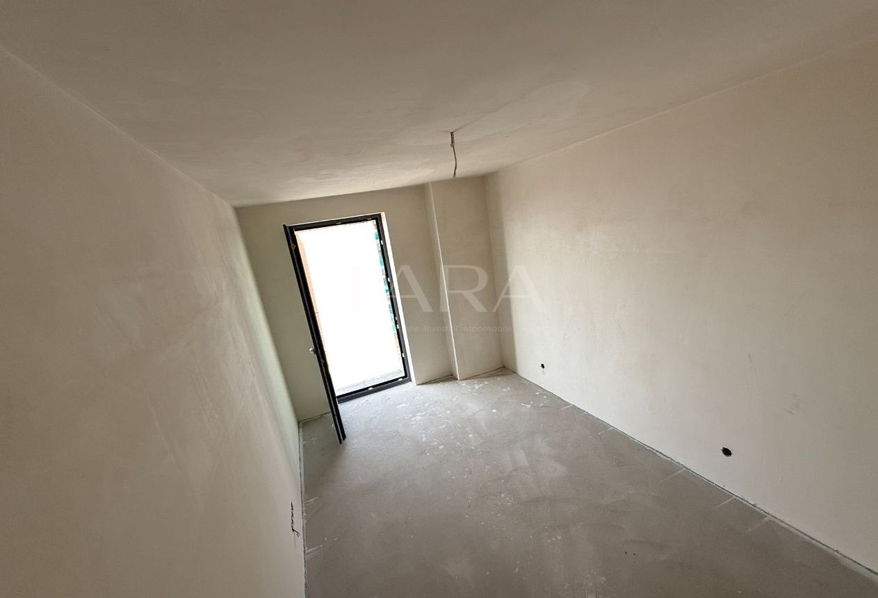 Apartament Spatios cu Vedere Panoramică și Terasă - Poză 3