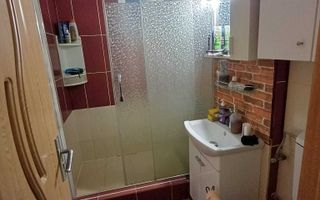 Oferim spre vânzare apartament cu 3 camere Dambu Pietros - Poză 6