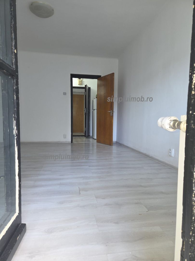 Garsoniera langa metrou Aparatorii Patriei Sector 4 - Poză 2
