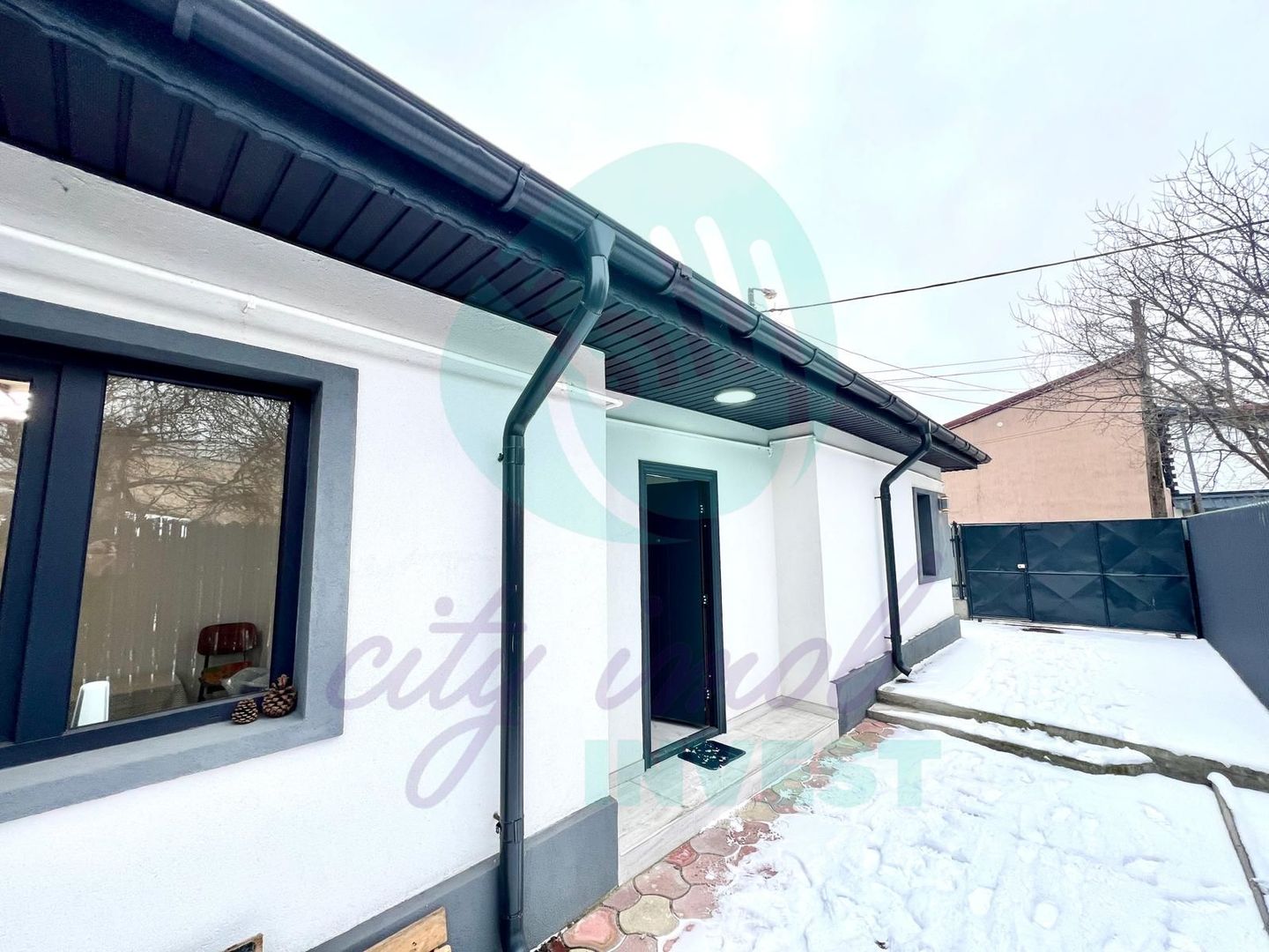 Două corpuri de casă | Birouri / Locuire | Curte 189mp| Șoseaua Alexandriei - Poză 1