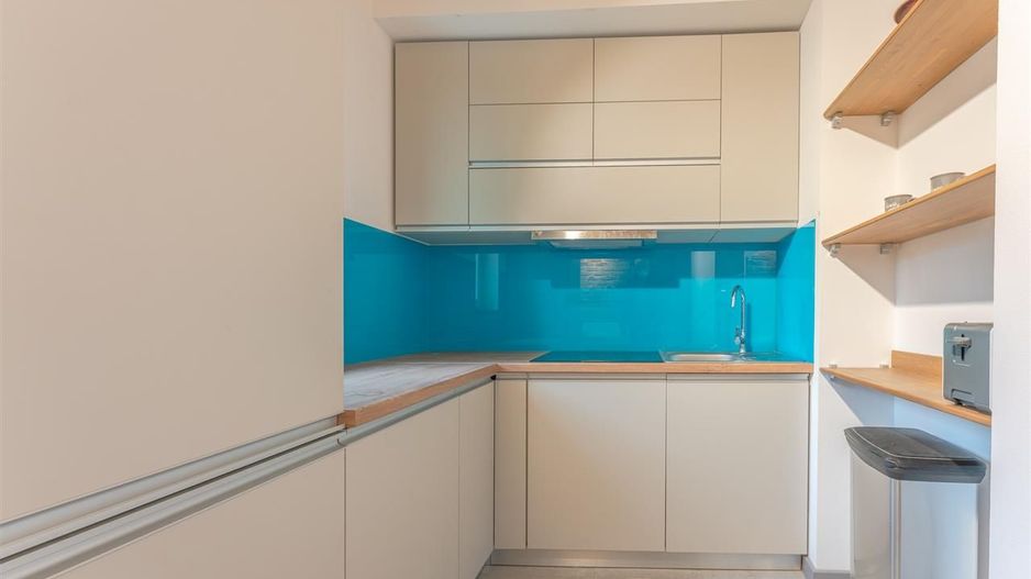 Locuință de 71 mp renovată integral și complet utilată, în casă - Poză 9