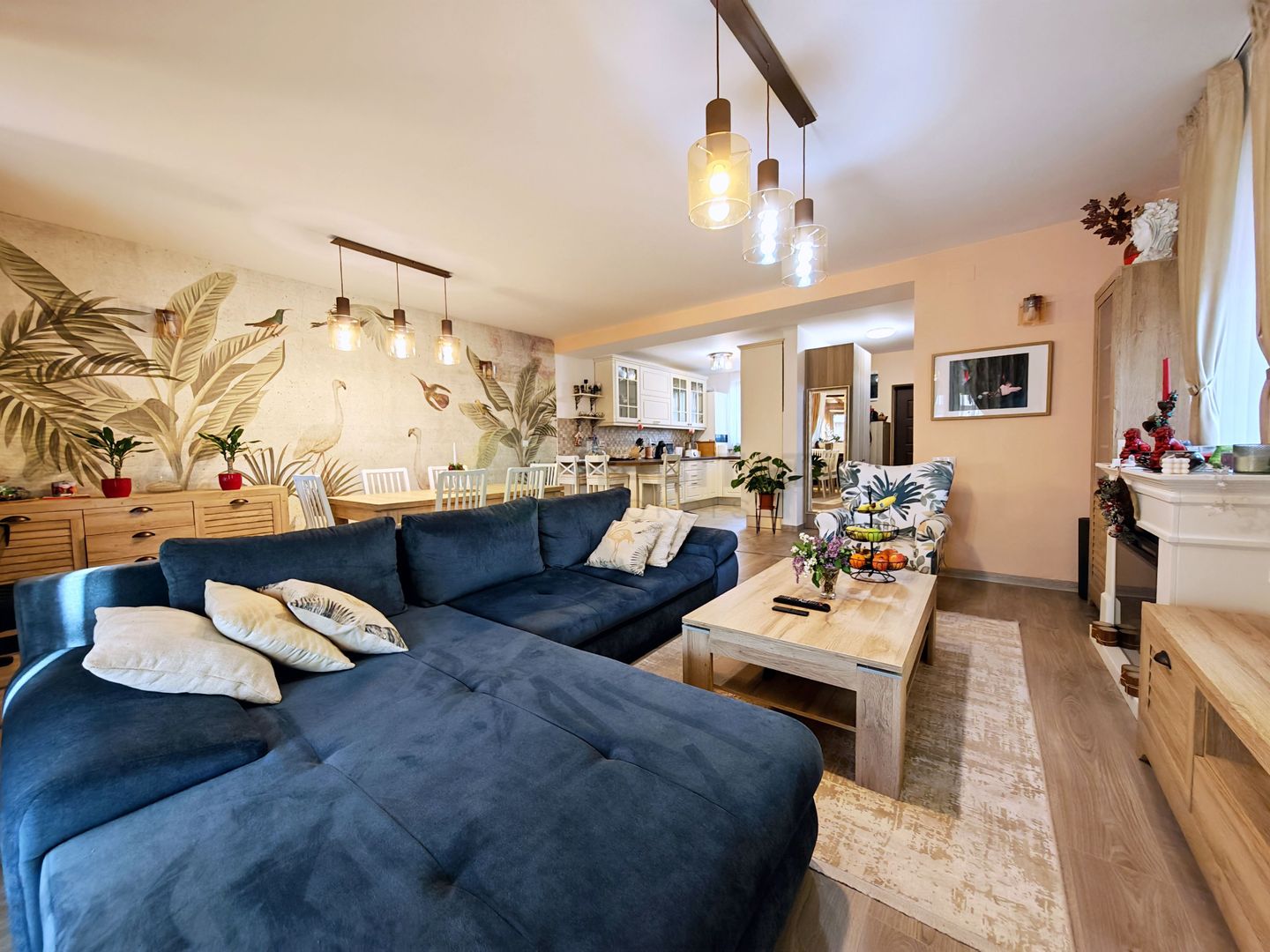 Prima inchiriere, vila cocheta, cu accente exotice - Poză 18