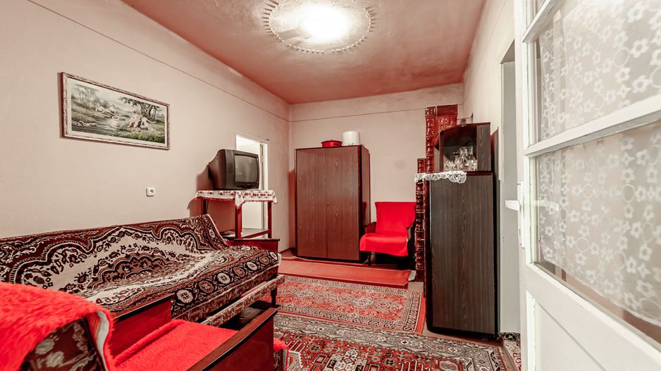 Casă cu 3 camere Peregul Mic - Poză 11