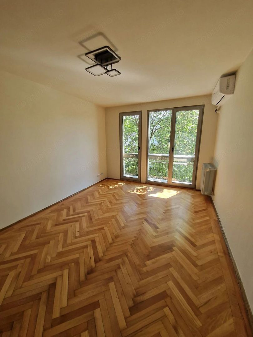 🔑 Vanzare apartament 3 camere – Zona Titan / Piața Miniș - Poză 1