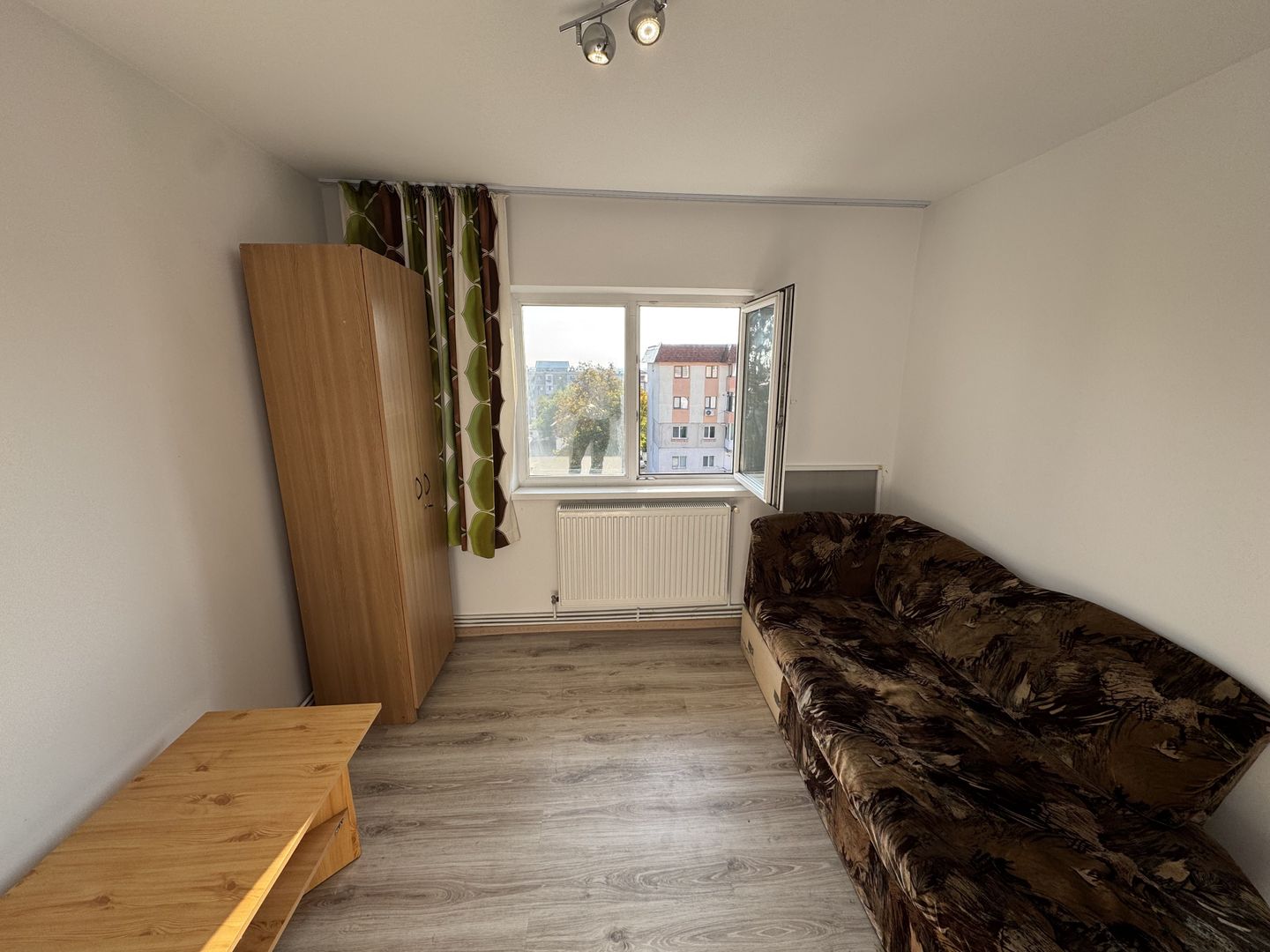 Apartament 3 camere 60 mp bloc 1980 central Filipesti de Padure! - Poză 5