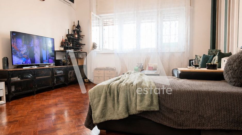 De vânzare: apartament 3 camere Piata Victoriei - parter înalt - Poză 2