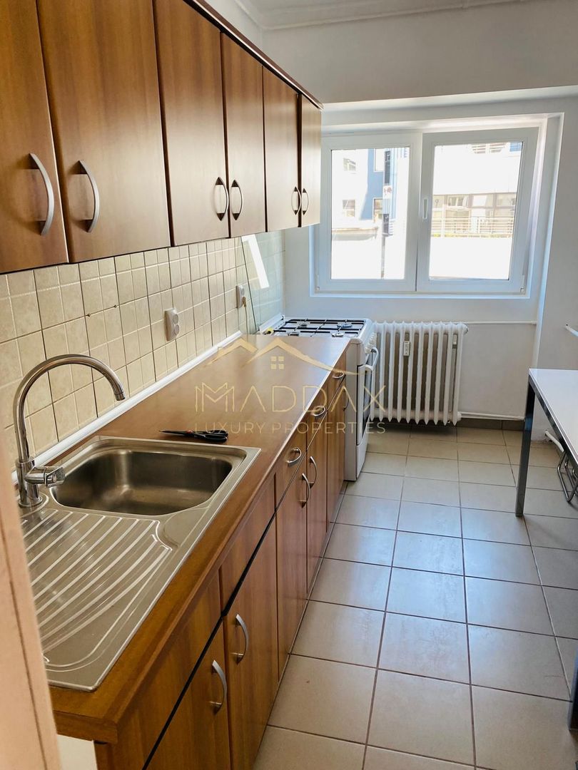 Apartament spațios cu 4 camere, vedere spectaculoasă către Palatul Parlamentului - Poză 21
