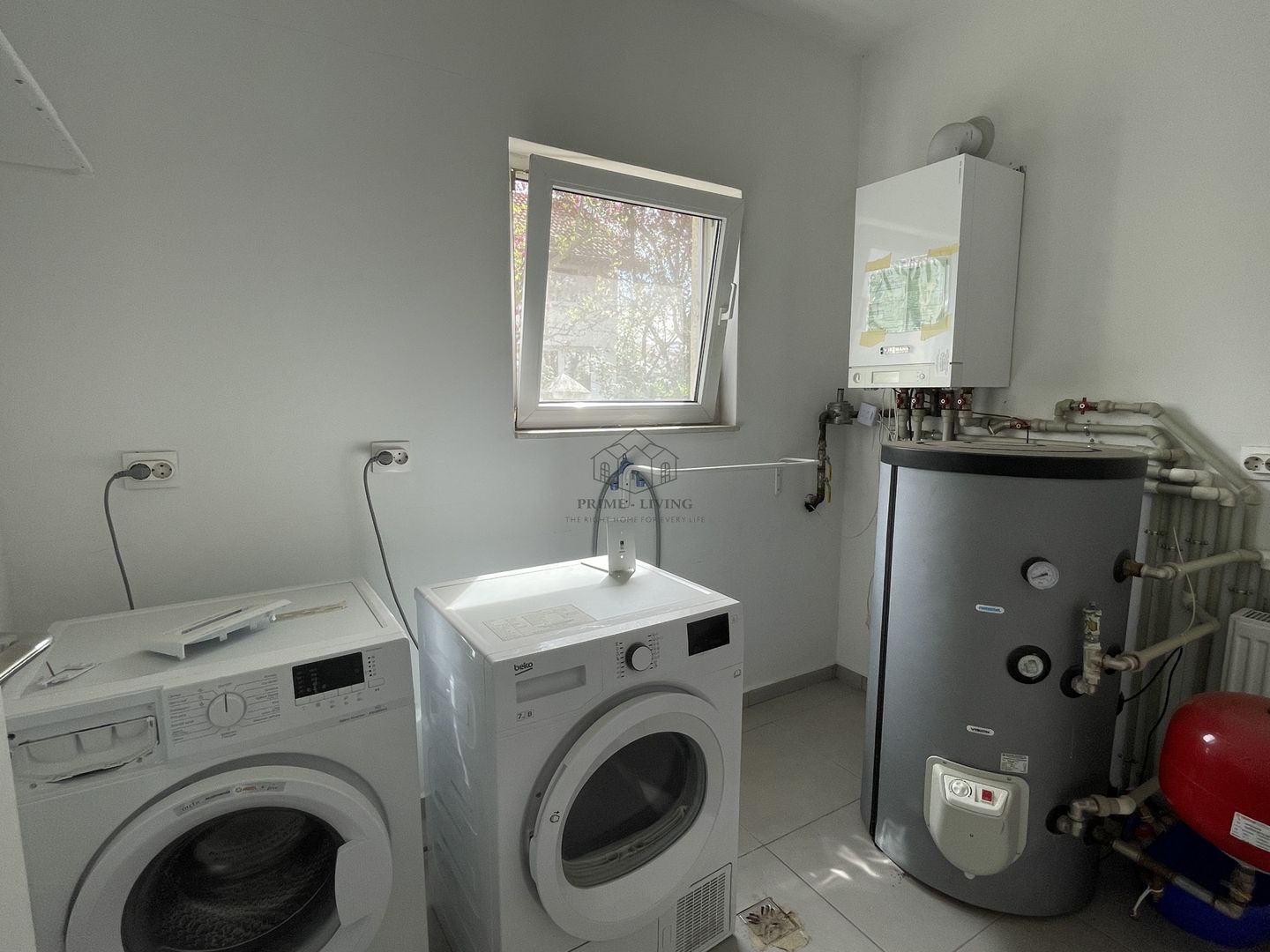 VILA SPATIOASA LA INCHIRIERE IN ZONA PIPERA LANGA SCOLI - Poză 22