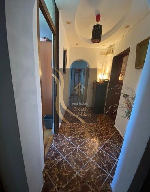 Apartament Crangasi 4 camere - Poză 1