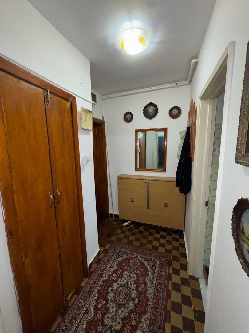 vand apartament 2 camere, etaj 2, zona Tratoria, incalzirea pe gaz - Poză 7