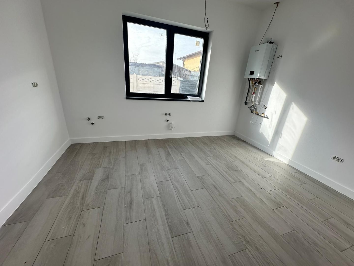 CASA SINGULARA, TOATE UTILITATILE, 4 CAMERE, TEREN 400 MP, COMISION 0% - Poză 20