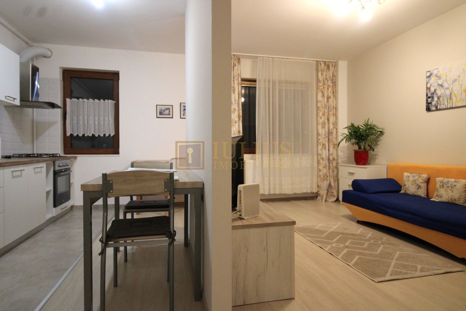 Zona de nord, Toronto Residance, mobilat modern. Loc parcare - Poză 1