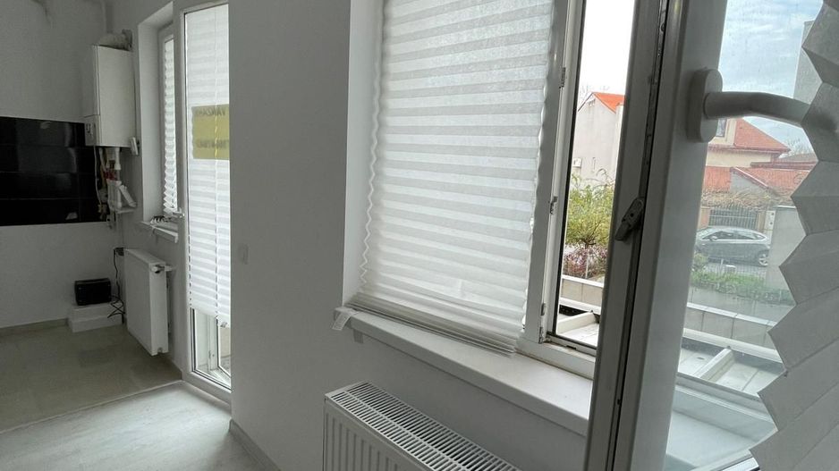 Apartamament 3 camere Grand Arena,centrala proprie/renovat - Poză 6