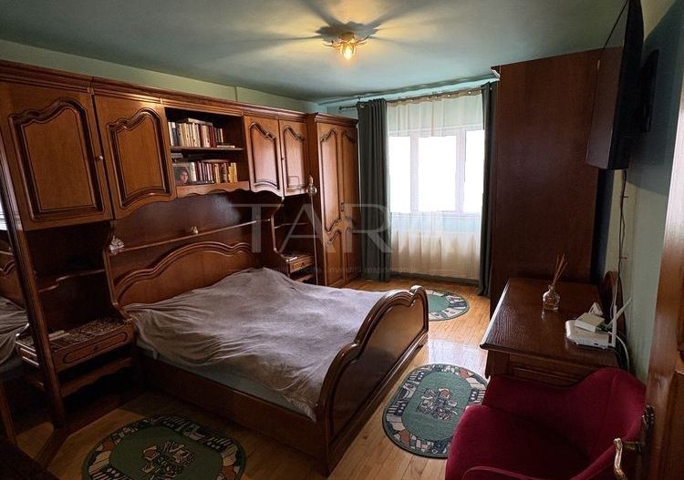 4 camere, spațiu generos, parcare și zonă excelentă. - Poză 4