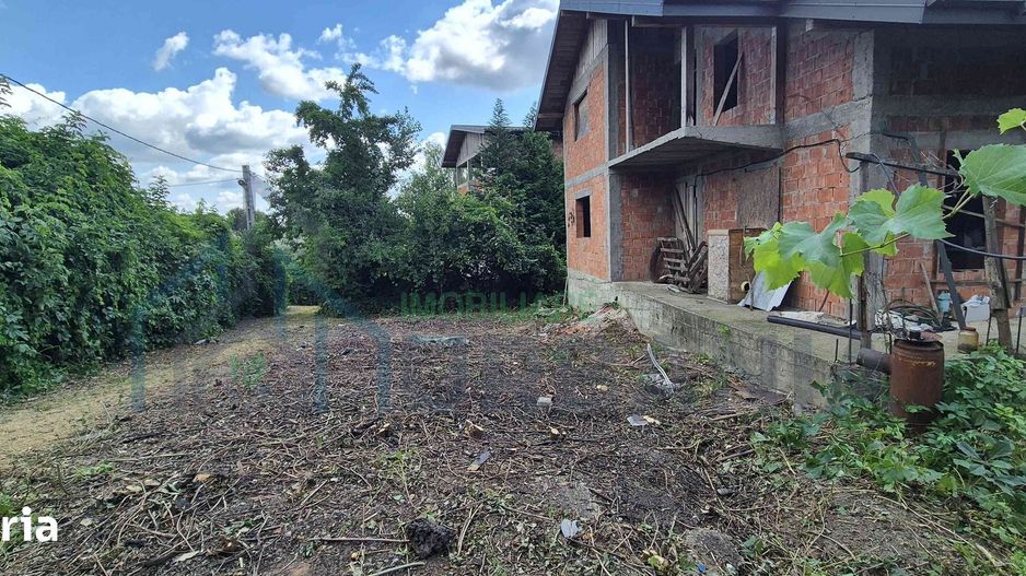 Casă la roșu cu teren 450 mp – Strada Strugurilor, Iași - Poză 2