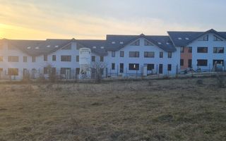 Casa de vânzare tip înșiruita la intrare in Cristian - Poză 3