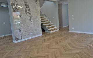 Locuinta individuala cu garaj si teren de 1000mp - Poză 1