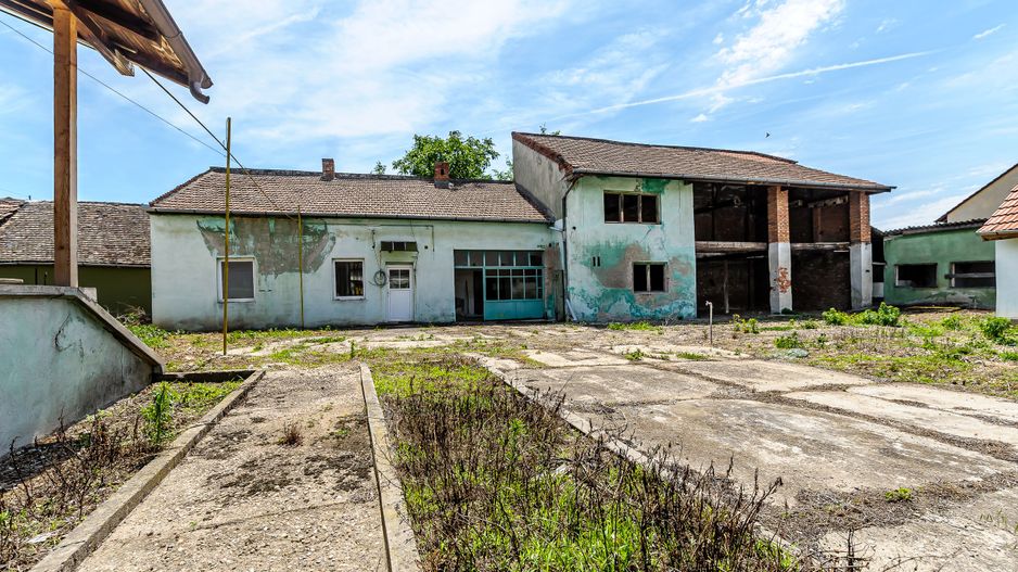 Casă spațioasă pentru familie mare. Curte generoasă, zonă accesibilă! - Poză 6