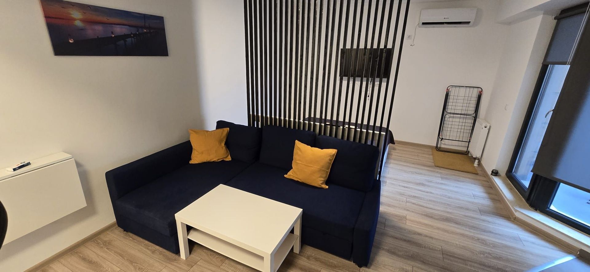 Studio modern de închiriat în Solid Butoaie – vedere la lac, parcare - Poză 11